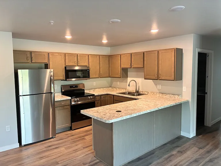 204 E Express Way — Photo 1
