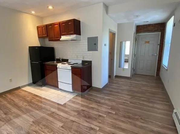 362 Harvard St #3F, Cambridge, MA 02138