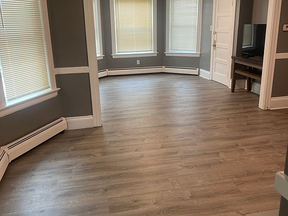 3rd image of 165 Camp St Floor 2