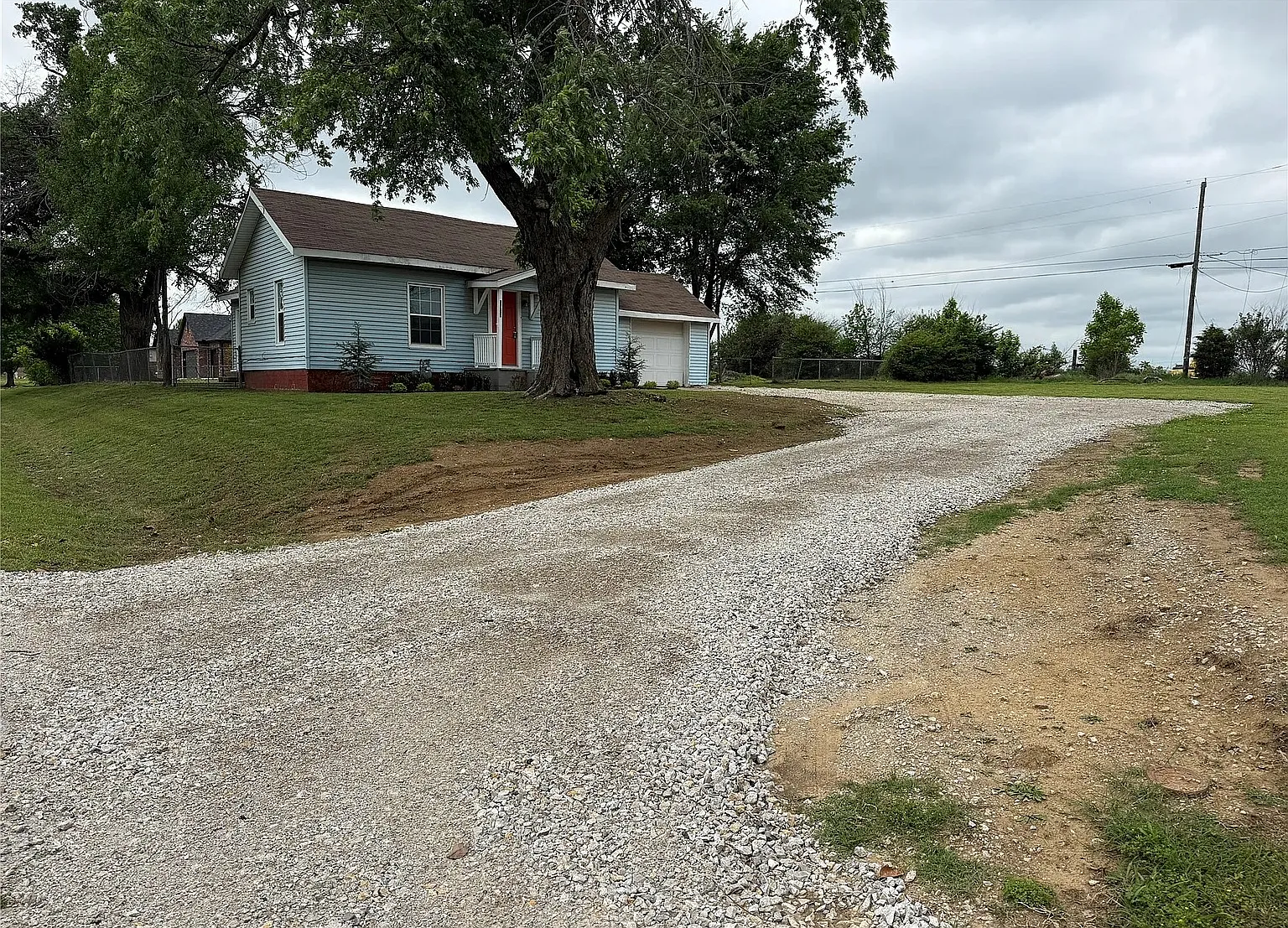 2 bed, 1060 sqft, $1,200 — Photo 2