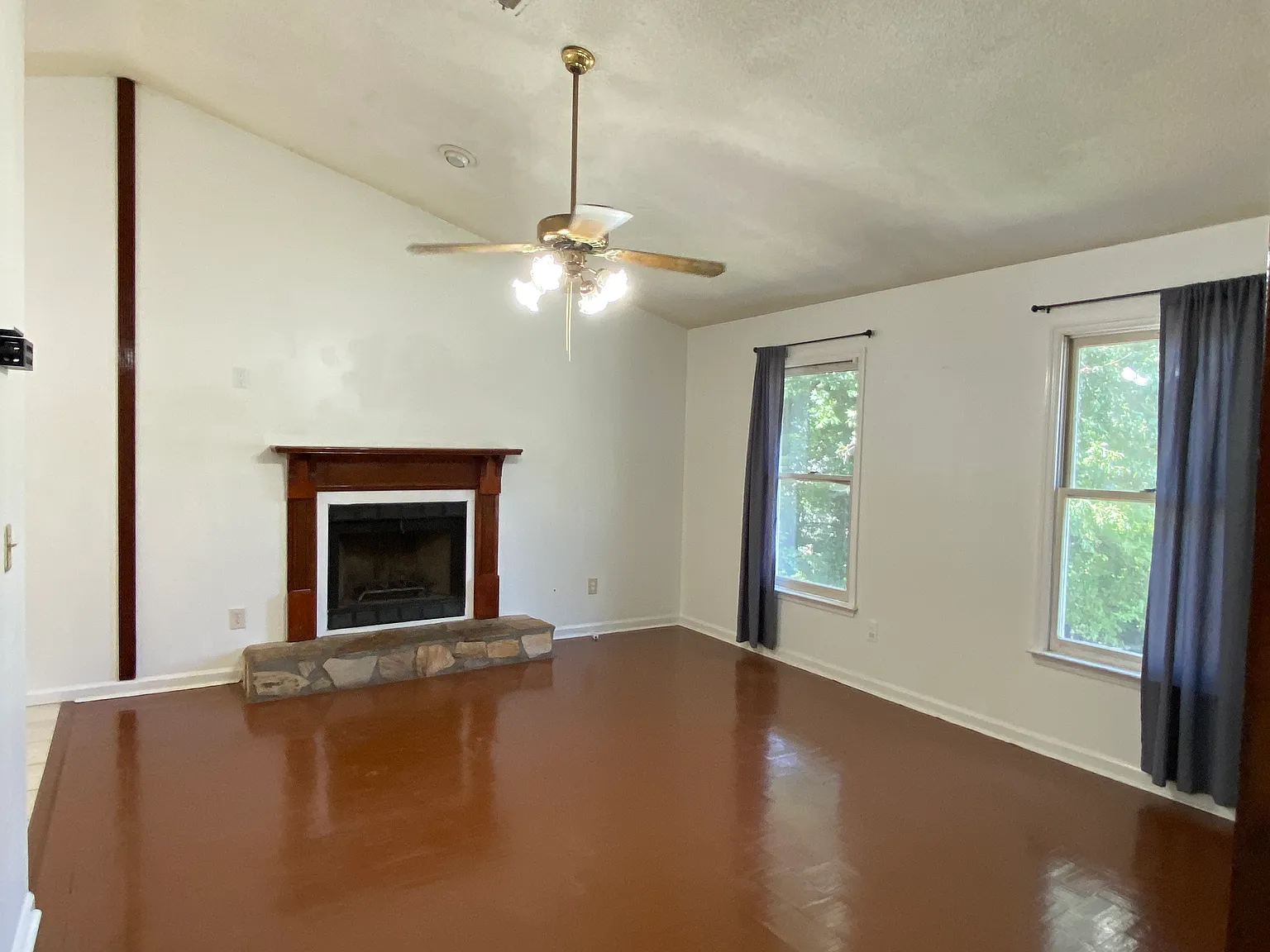 4 bed, 1574 sqft, $2,100 — Photo 3
