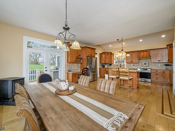 5th image of 124 Rymon Rd #0