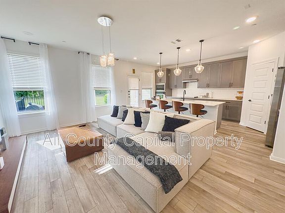 4th image of 2725 Woodall Dr Unit 901