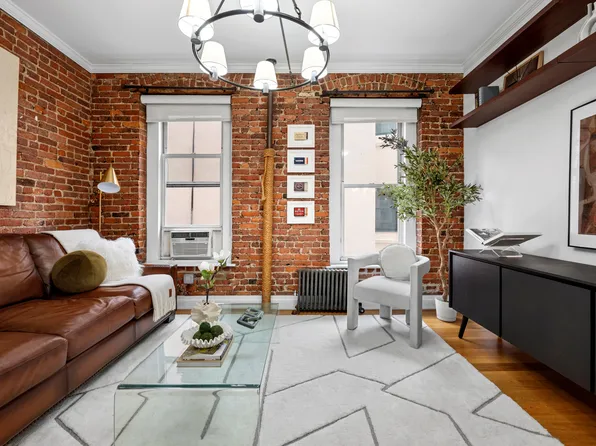 211 West 10th Street image 1 of 8