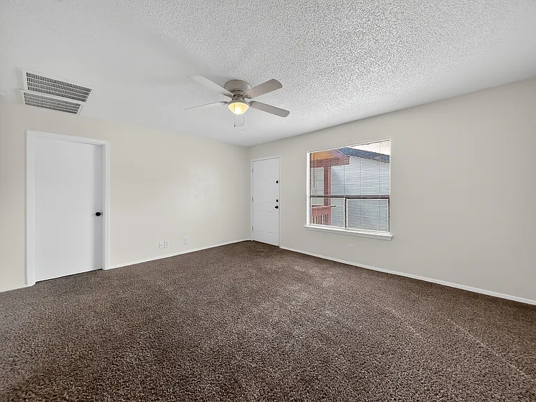 Quail Run Apartments — Photo 44