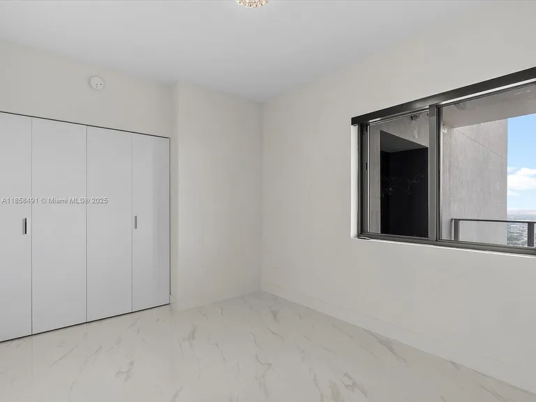 700 NE 24th St #4906 — Photo 28