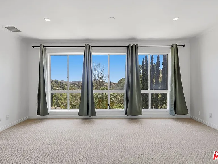 4613 Reforma Rd — Photo 43
