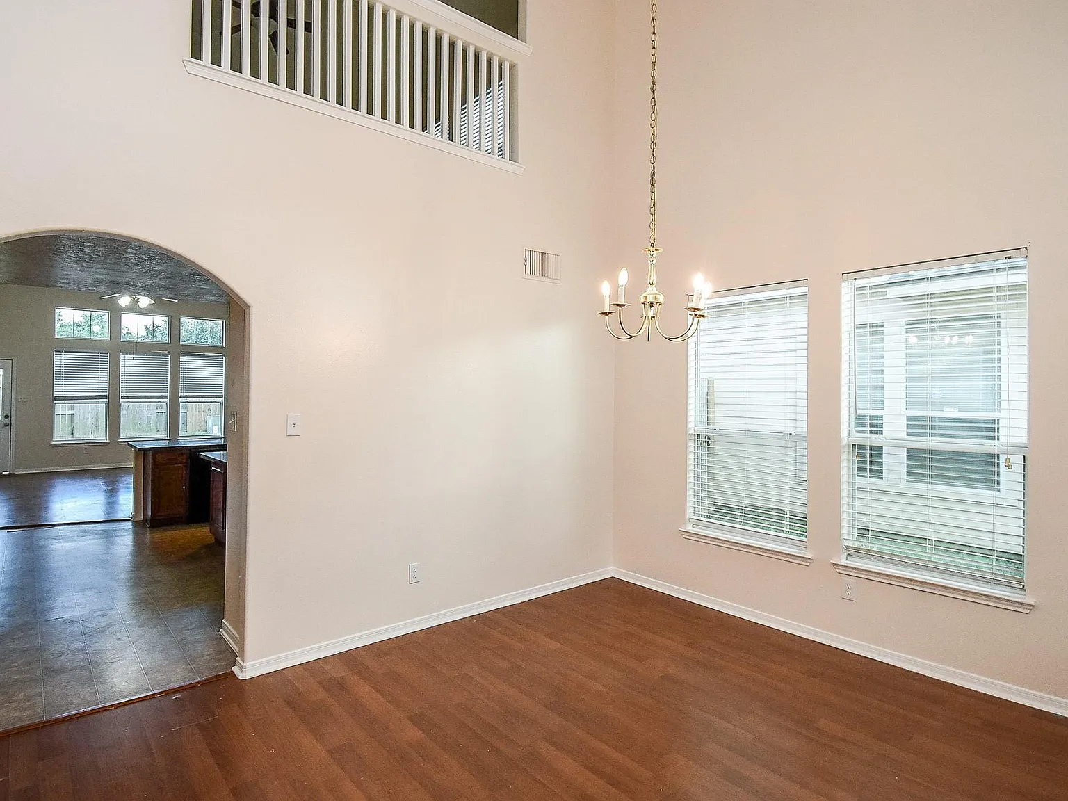 4 bed, 2.5 bath, 2770 sqft, $2,100 — Photo 4