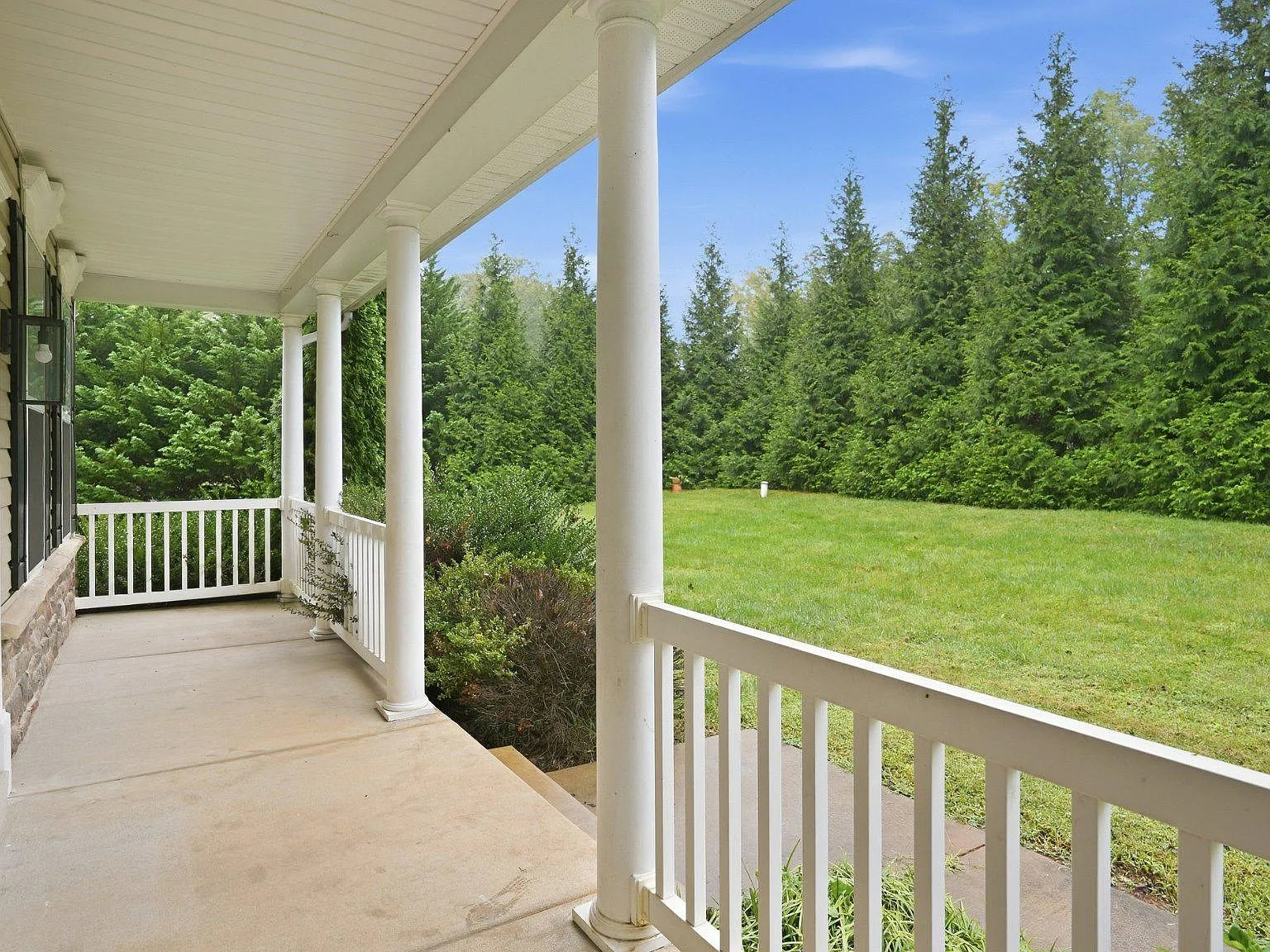 5 bed, 3.5 bath, 3140 sqft, $3,500 — Photo 3