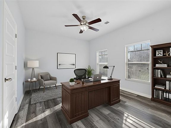 4th image of 853 Parkside Place Ave