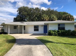 8735 Dunmore Dr, Sarasota, FL 34231