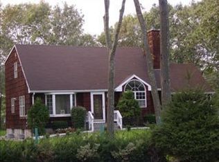 271 Accabonac Rd, East Hampton, NY 11937