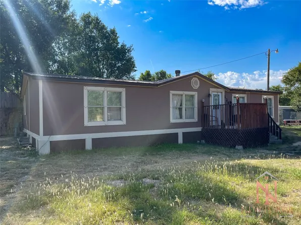 1300 S Trails End, Garden City, KS 67846