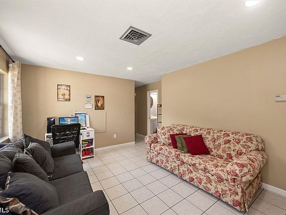 4th image of 12337 4th St