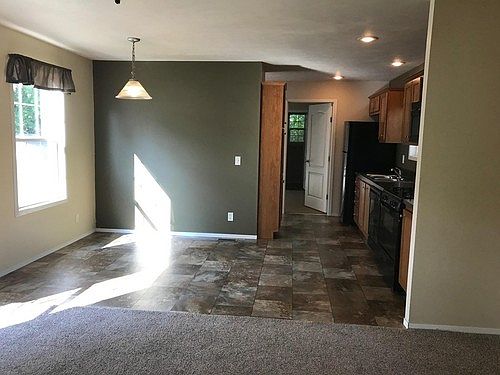1st image of 261 Red Oak Dr