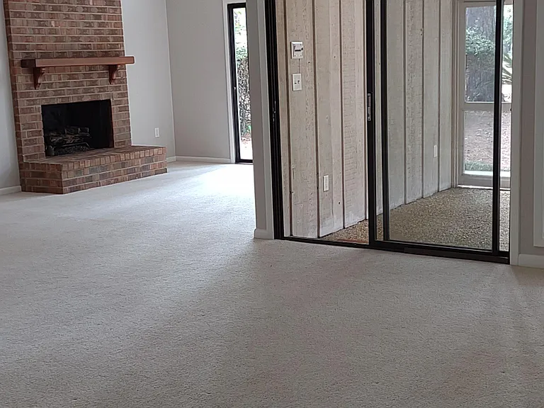 13 Village Green Cir — Photo 5