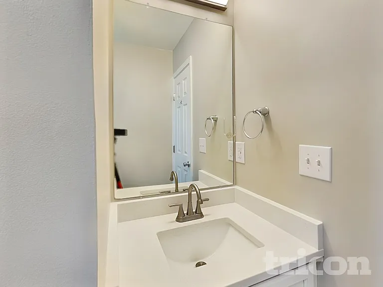 986 Peachtree Meadows Cir — Photo 13