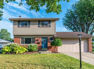 8796 Embassy Dr, Sterling Heights, MI