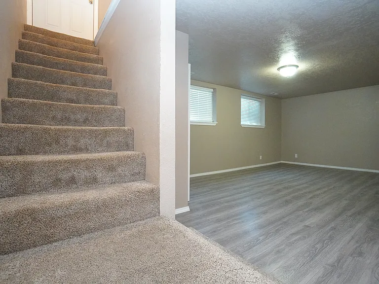 2210 S Owyhee St — Photo 6