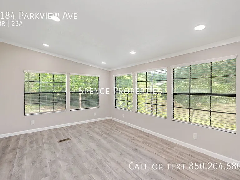 3184 Parkview Ave — Photo 11