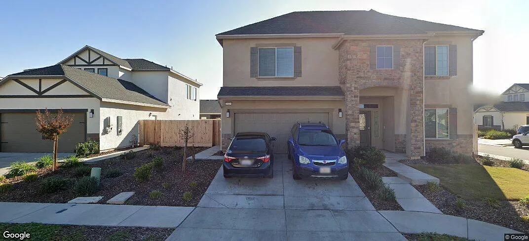 5 bed, 3167 sqft, $2,150 — Photo 1
