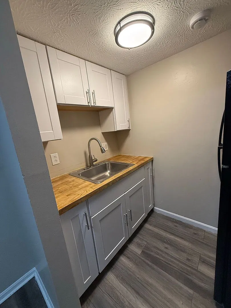 5827 Monfort Hills Ave. — Photo 4