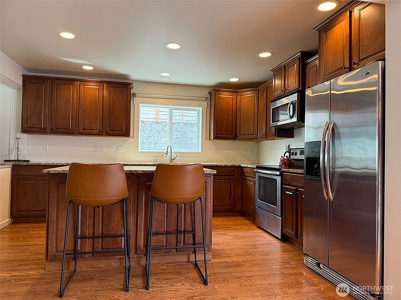 3rd image of 3012 E Valley View Terrace