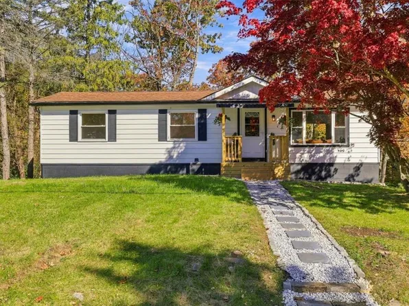 19 Oak St, Mount Pocono, PA 18344