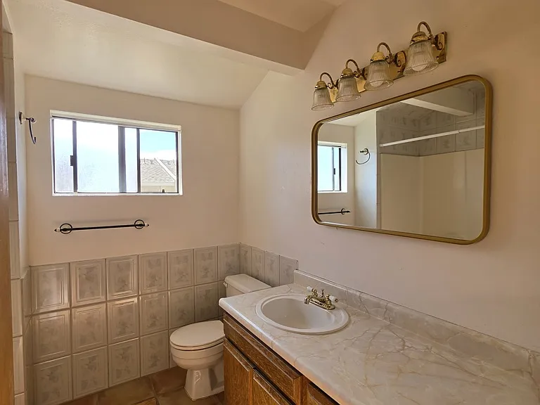 1113 W Cypress Ave — Photo 12