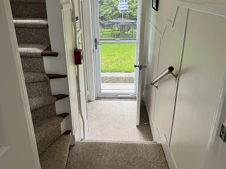 7 Whitwell Ave #1 — Photo 4