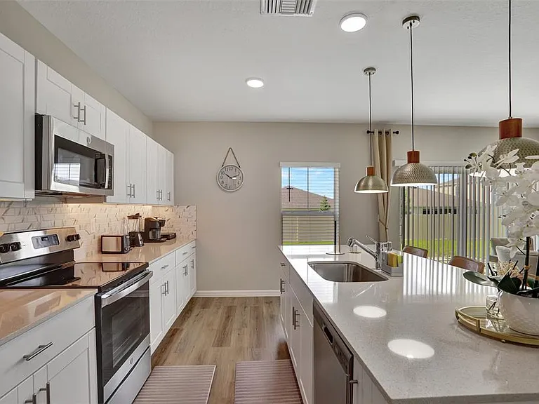 2405 Oakwood Ln — Photo 18