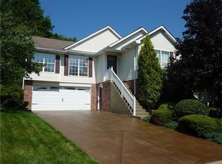 211 Randy Ln, Coraopolis, PA 15108