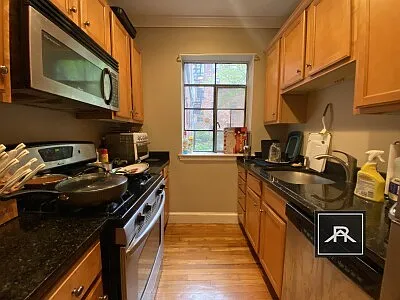 2 bed, 1.0 bath, $2,900 — Photo 3