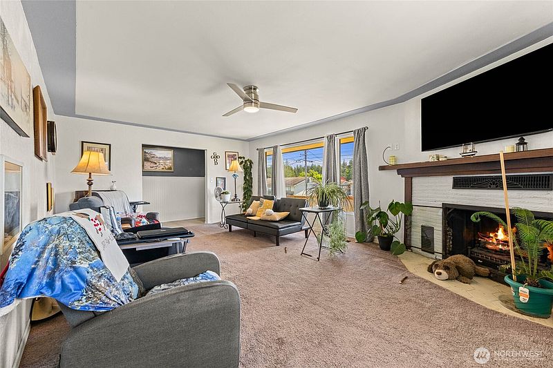 5th image of 306 E I Street
