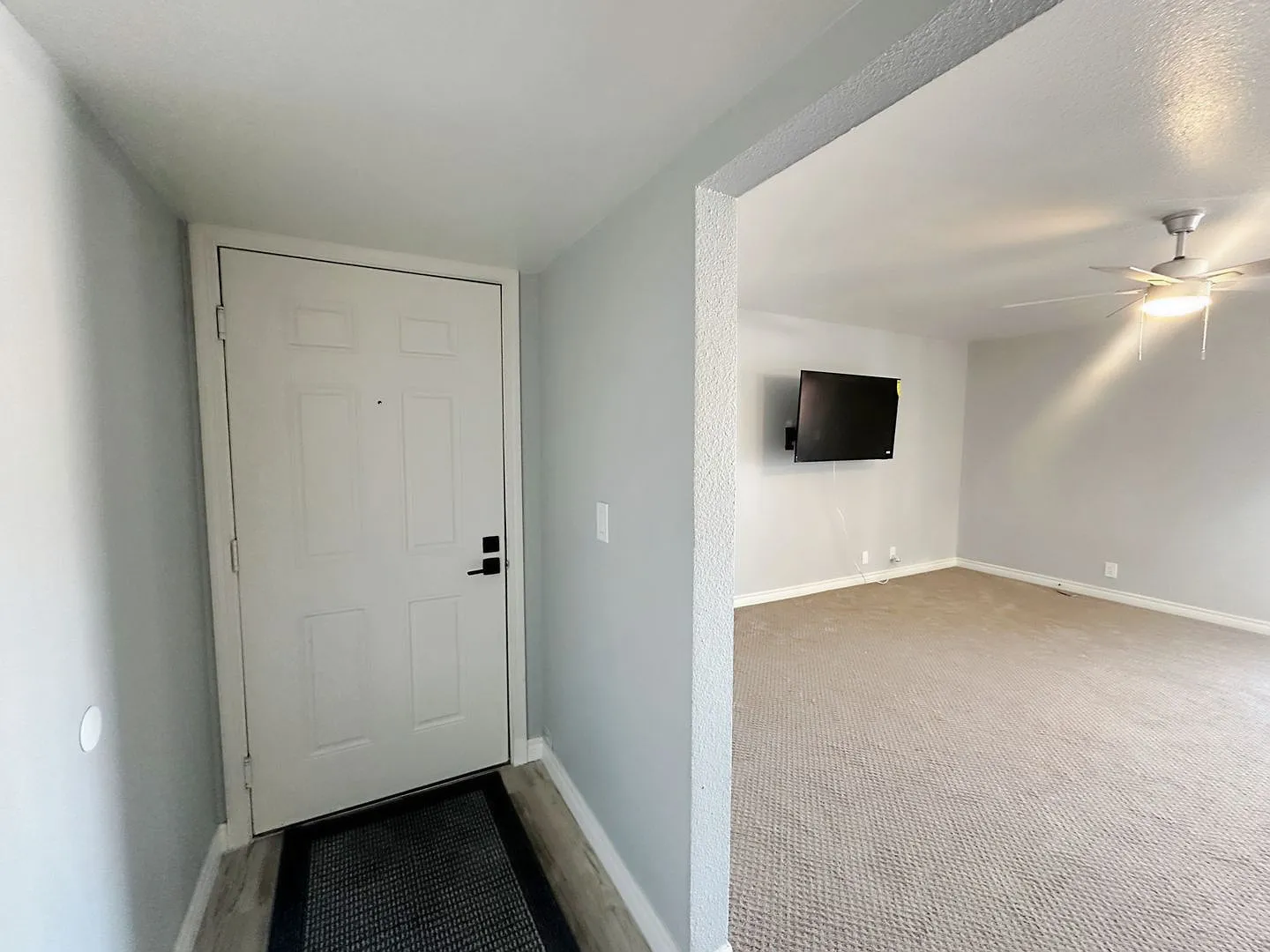 Remodeled 2-Bedroom Upstairs Condo in Guard-Gated Community — Photo 3