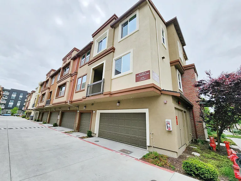 1025 Gabbiano Ln #1 — Photo 21