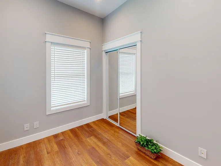 1310 Forest Ave — Photo 9