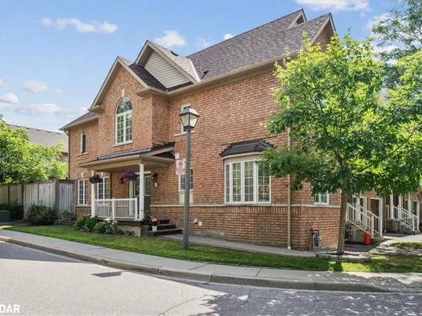 7360 Zinnia Pl #221, Mississauga, ON L5W 2A6