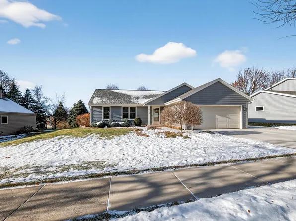 1914 Harvest LANE, Waukesha, WI 53186