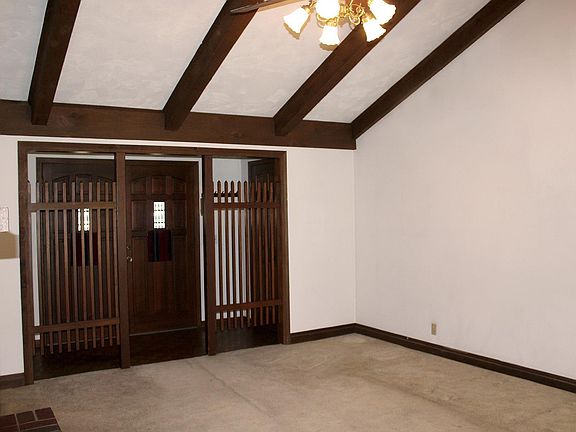5th image of 1307 Robertson Rd N
