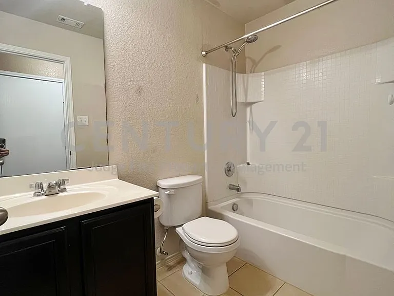 9925 Amaryllis Ln — Photo 10
