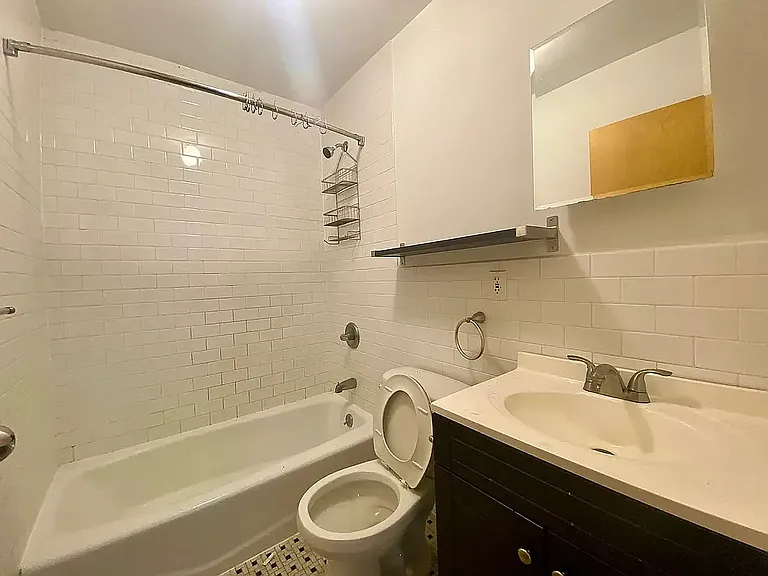 96 Diamond St #4A — Photo 6