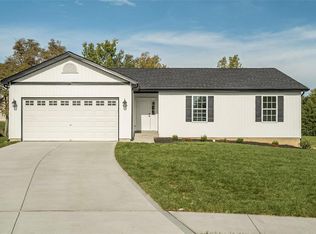 800 Warrior Ridge Ct, Warrenton, MO 63383
