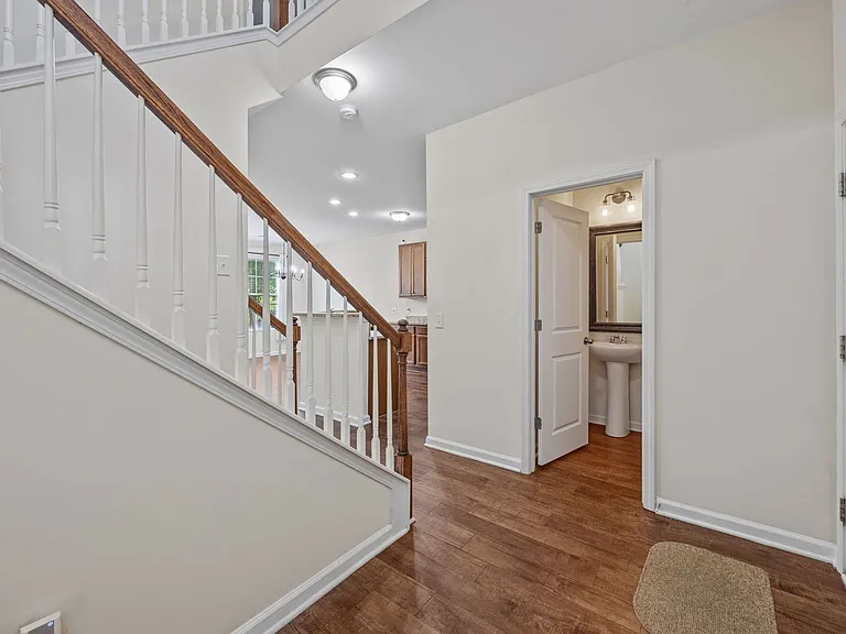 8988 Cat Tail Pond Rd — Photo 4