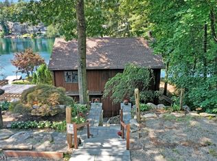 52 Upsala Path, West Milford, NJ