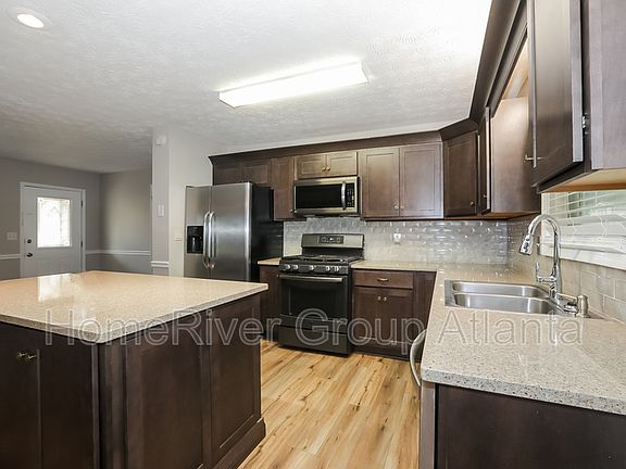 5th image of 3504 Broxton Ln