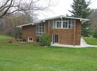 233 Cedar St, Tazewell, VA 24651