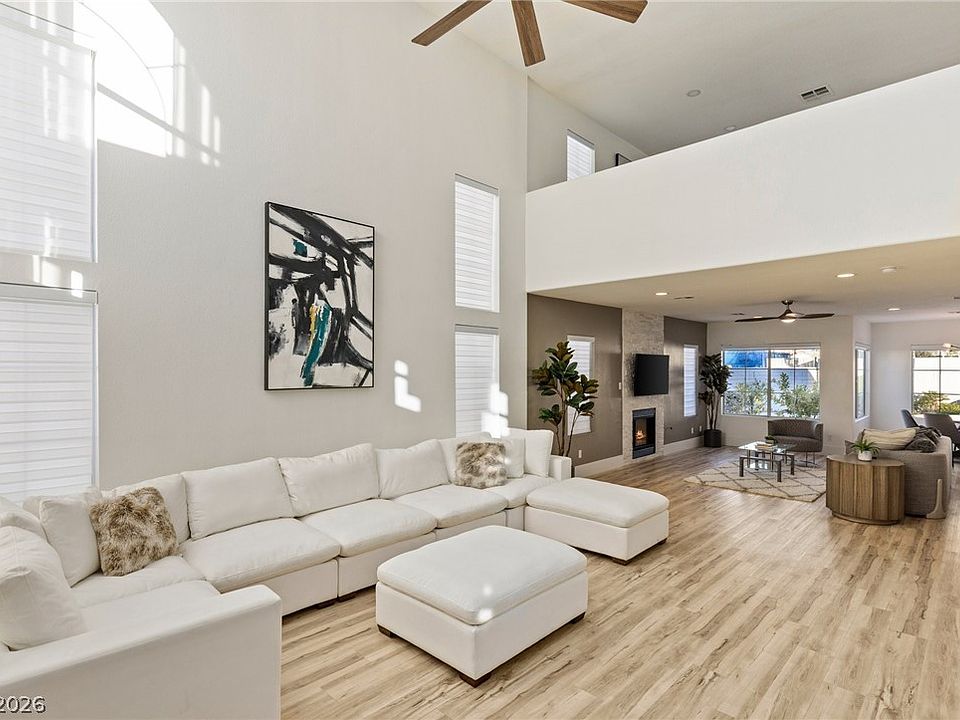 1st image of 38 Diplomat Ct
