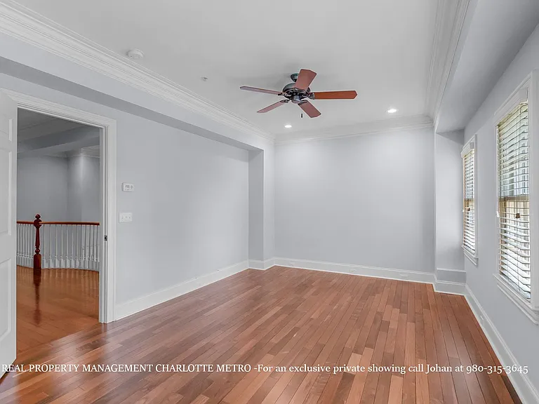529 Queens Rd — Photo 36