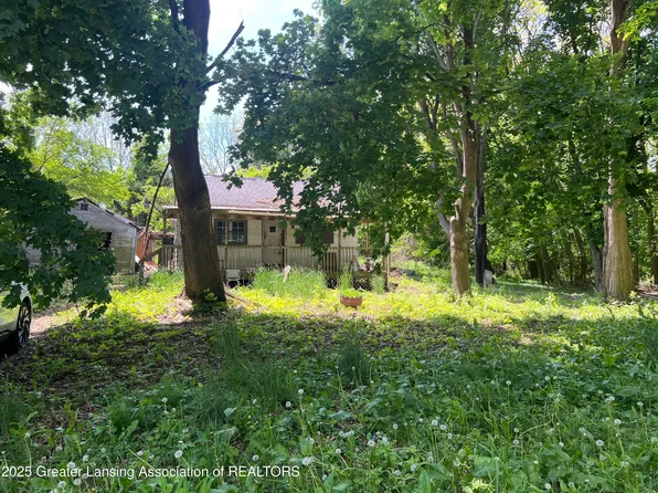 27620 C Dr N, Albion, MI 49224